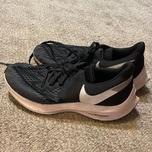 Women Nike shoes great condition